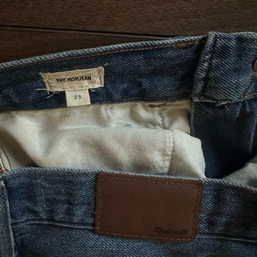 Madewell mom jean in 25, probably 27ish length, they are ankle on me, I’m 5’5”